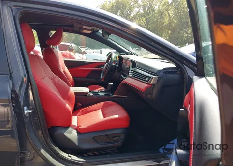 2025 Toyota Camry Xse z USA, uszkodzony, nr VIN 4T1DBADK5SU020071